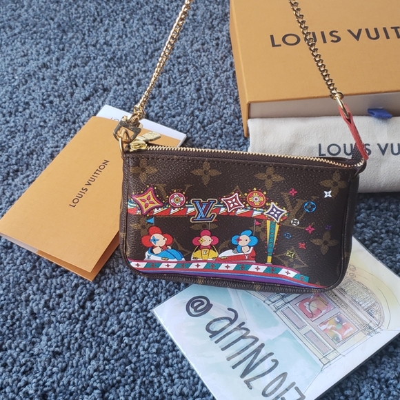 BRAND NEW Louis Vuitton Vivienne Mini Pochette - Picture 8 of 9